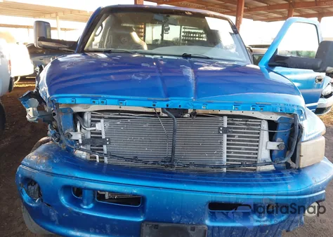 2000 Dodge Ram 2500 St из США, поврежденный, VIN 1B7KF23W3YJ142920